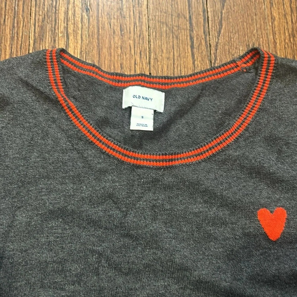 Old Navy Heart Sweater - Picture 4 of 4